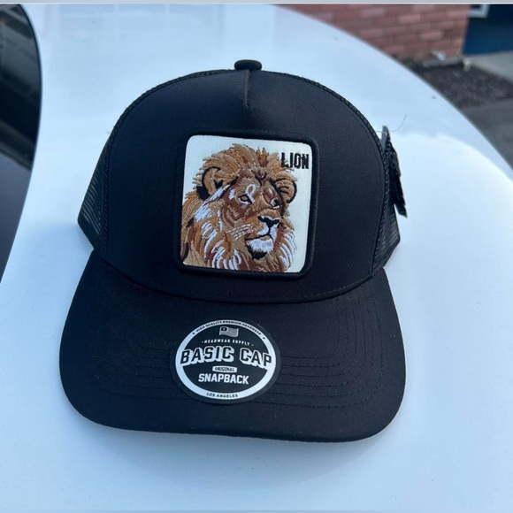 Lion SnapBack Hat - Picture 1 of 6